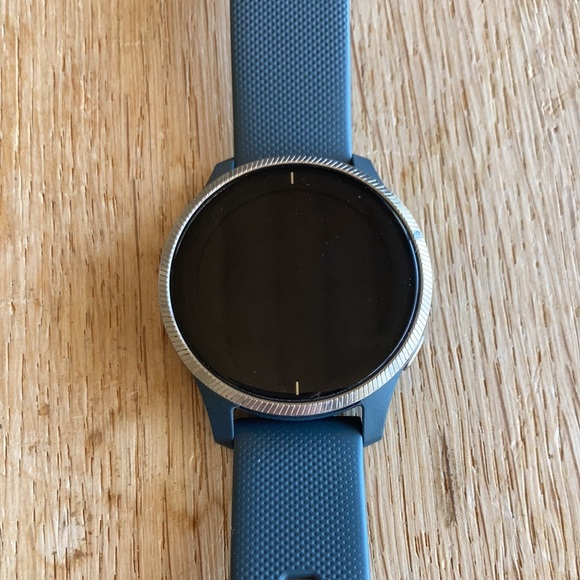 Garmin Venu (SOLD) - Picture 2 of 8